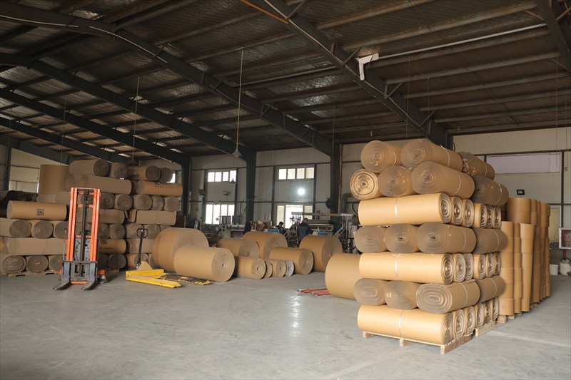 Paper rolls and production equipment